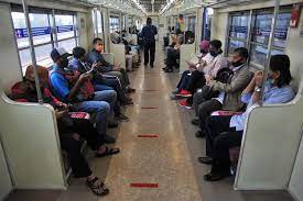 Banyak ikan menggigit kaki ikan dijaring simpan di peti jangan risaukan tentang rezeki yang penting kerja sepenuh hati. Hari Ini Jadwal Commuter Line Kembali Ikuti Aturan Psbb Halaman All Kompas Com