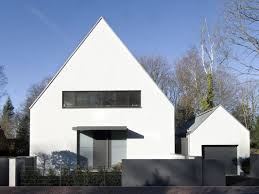 wohnhaus in bad homburg geneigtes dach wohnen baunetzwissen de architektur wohnhaus haus