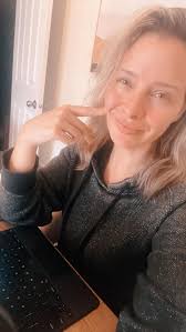 Hey, Facebook page pals!! 🙋🏼‍♀️ Working away here