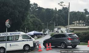 Taman minimalis depan rumah menjadi bagian yang harus didesain dengan baik. Malaysiakini Najib S Residence Continues To Receive Visitors