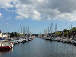 Le Qualys Hotel A Vannes Accepte Les Animaux Teste Par Charlene Et Ivana Hotel Vannes Animaux