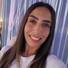 Em 2005, o bilionário sueco Johan Eliasch comprou cerca de 400 mil acres da  floresta amazônica adquirindo uma empresa madeireira que possuía as terras.  Em vez de continuar com as operações, ele