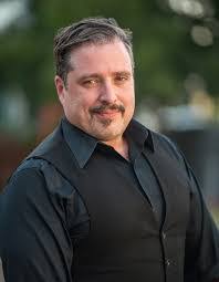 Leo Womack's Instagram, Twitter & Facebook