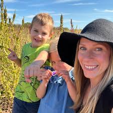 FREE READING GIVEAWAY Happy November! 🕯️🍂 Because we are walking into the  month where “being grateful” holds so much energy, I want to extend a gift  to one of you as a “