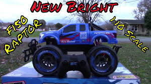 Pequeño video de carro new bright raptor, direcciones de lugares donde se puede comprar carros a control en el salvador, detalles del rc, y uso. New Bright F150 Raptor 1 10 Scale Youtube
