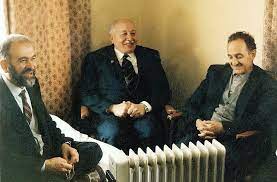 Merhum necmettin erbakan'ın hayatında görev yapan 8 kişilik sp yi̇k üyeleri: Siyasi Fotograflar Temel Karamollaoglu Necmettin Erbakan Oguzhan Asilturk Facebook