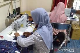 2 penglibatan wanita yang masih sedikit dalam pengurusan tertinggi sektor awam, swasta dan juga perniagaan. Perempuan Dan Peran Pentingnya Dalam Restorasi Lahan Gambut Antara News