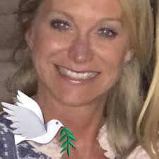 Two people were injured in a fire at a high-rise in the city's Gold Coast  neighborhood, according to a Chicago Fire Department spokesperson.  https://bit.ly/4fGk9Fd