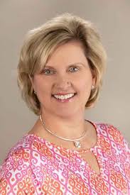 Danielle Segar's Instagram, Twitter & Facebook