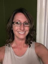 Ashley Lindsey's Instagram, Twitter & Facebook