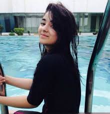 Actress Zaira Wasim Photos Dangal Secret Superstar Actress Photos Web End Zaira wasim was born on 23th october, 2000 (age 17) in kashmir, to zahid and zarqa wasim. actress zaira wasim photos dangal