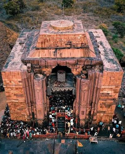 The Shiva Linga Matangeshwara temple Khajuraho Madhya Pradesh. The Temple was built by, Chandradewa the Chandela dynasty ruler during regime 10th century A.D. Lord Shiva Considered as Venerated sage Matanga and hence