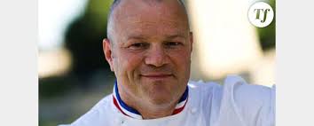 Le chef philippe etchebest a remis la main à la pâte pour 1664 et propose 18 nouvelles recettes créatives en accord avec les bières de la gamme. M6 Cauchemar En Cuisine Qui Est Le Chef Philippe Etchebest Terrafemina