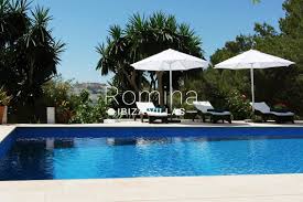 Affittare una casa vacanze o un appartamento in ibiza costa mediamente circa 327,75 € a notte, secondo i nostri dati dell'anno scorso*. Casa Villa In Affitto Con 6 Stanze In Ibiza
