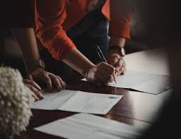 Contract Signing: Follow This Checklist to Protect Your Business | HoneyBook
