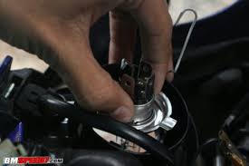 Karena di motor ninja yang saya perbaiki ini sudah di ganti soket kiproknya, dan sudah di. Cara Mengganti Bohlam Yamaha New Vixion Advance Yang Mati Bmspeed7 Com