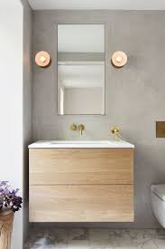 Andare in bagno, rifinito con stucco veneziano, si vedrà il muro di marmo, e le prime impressioni di ciò che ha visto sarà un piacere. Lo Stucco Veneziano Per La Decorazione Delle Pareti