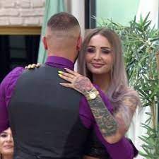 Ai nevoie de implant dentar sau ai o urgenta stomatologica? Cu Ce Se Ocupa Alexandra De La Puterea Dragostei Totul Despre Viata Concurentei Din Sezonul 3