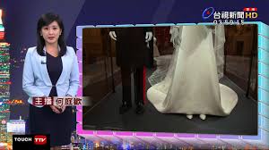 韓國瑜競選辦公室發言人何庭歡─歡歡，婚紗拍攝過程曝光!誰說拍婚紗一定要花很多錢!？歡歡教你獨家婚紗小秘訣，影片裡那件婚紗也一起現身!!還有歡歡的職場妝容教學!!粉絲千萬不要錯過!#韓國瑜競選辦公室發言人 #何庭歡 #歡歡live秀 #婚紗想要薪水多多荷包滿滿的 #高薪工作 點這裡. 2018 10 26 å°è¦–ä¸»æ'­ä½•åº­æ­¡ Youtube