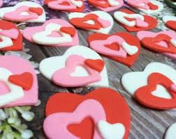 24 Valentine S Day Heart Fondant Cupcake Toppers Fondant Cupcake Toppers Fondant Cupcakes Valentine Cake