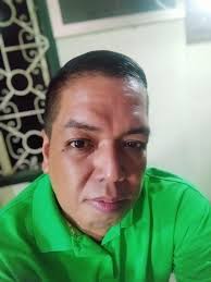 The no-phone policy at Zeinab and Ray's wedding was so refreshing to see.  You could feel how intimate it was. Everyone was fully present. No one  distracted. No one scrolling. No one