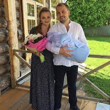 Картинки по запросу ярослав сумишевский с женой Yaroslav Sumishevskij I Narodnyj Mahor Klipy Yaroslava Sumishevskogo Foto Ok Ru