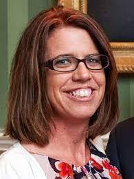 Melissa Cropper's Instagram, Twitter & Facebook