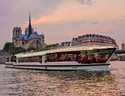 Les Bateaux Mouches Un Diner Croisiere Parfait Concours Clos Bateau Mouche Bateau Mouche Paris Bateaux