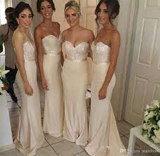 Cette longueur donnera une jolie allure rétro et une note de gaieté tout en restant assez sophistiquée pour l'occasion. Acheter Belles Robes De Demoiselle Dhonneur Beige Top Paillettes Sweetheart Robe De Bal Longue Ruban Country Party Robes De Soiree Pas Cher Petite Demoiselle Dhonneur De 59 05 Du Startdress Fr Dhgate Com