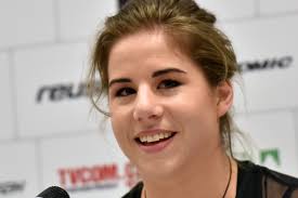 Ester ledecká je jedinou ženou v historii, která získala zlatou medaili na zimních olympijských hrách současně ve dvě zlata. Ester Ledecka Jsem Trochu Introvert Kdyz Muzu Tak Si Jdu Sama Zatrenovat Radiozurnal