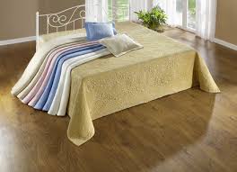 Tagesdecke grau kariert 200 x 220 cm derik belianibeliani. Elegante Tagesdecken Exklusive Bettuberwurfe Online Kaufen Brigitte Hachenburg