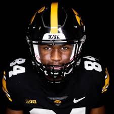 Aaron Mallett (@ayemallett)