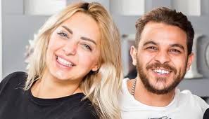 منى زكي تثير الجدل بما قالته عن أحمد حلمي. Ù…ÙŠ Ø­Ù„Ù…ÙŠ ÙˆØ·Ù„ÙŠÙ‚Ù‡Ø§ ÙŠØ«ÙŠØ±ÙˆÙ† Ø§Ù„Ø¬Ø¯Ù„ Ø¨Ø¹Ø¯ Ø§Ù„ÙƒØ´Ù Ø¹Ù† ÙØ¶Ø§Ø¦Ø­ ÙˆØ§ØªÙ‡Ø§Ù…Ø§Øª Ø®Ø§ØµØ© ÙÙŠ Ø§Ù„Ø¹Ù„Ù† Ø§Ù†ÙˆØ«Ø©