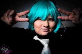 I can't explain how much I love Naka-Kon! I didn't get many pictures  because I was too busy running around having fun, so if you got any of me  as Ulquiorra or