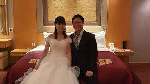 Shoshi kudo and gina loh had visions of a big white wedding with 180 guests, including kudo's family flying in from japan, when. Coronavirus Couple Live Streams Into Own Wedding Amid Fears Bbc News