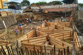 Pondasi dalam adalah pondasi yang digunakan pada bangunan di atas tanah yang struktur tanahnya lembek, ada hal yang dapat pondasi mendalam lainnya biasanya diletakkan di tempat dengan menggunakan penggalian dan pengeboran. Sistem Konstruksi Fondasi Sarang Laba Laba Ilmu Dasar Teknik Sipil