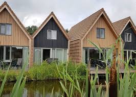 Ga er even heerlijk tussenuit en geniet van een welverdiende vakantie aan het water! Ferienhauser Im Wasserpark Tipps Fur Landal De Reeuwijkse Plassen