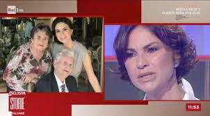 Check spelling or type a new query. Ramona Badescu Mamma A 51 Anni Ma E In Lacrime A Storie Italiane Per La Sua Famiglia Foto Ultime Notizie Flash