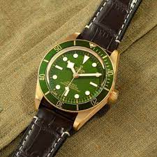 Tudor watches embody superior swiss horology and impeccable style, traits no doubt inherited from their sister company, rolex. Entdecken Sie Die Tudor Black Bay Fifty Eight 18k Uhr M79018v 0001