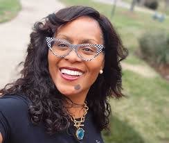 Elizabeth Baran's Instagram, Twitter & Facebook