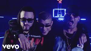 bad bunny uhh, uhh, uhh, uh hoy no quiere saber del ex ni que ningún bobo se le pegue yo te… Dame Algo Bad Bunny Letra Con Traduccion En Espanol De Ingles Letras4u Com