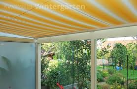 Ob eine terrassenüberdachung als pultdach auch auf ihre terrasse und zu ihrem haus passen würde, klären wir in einem was nützt eine markise bei einem regenschauer oder bei einer kurzen windböe? Sonnenschutz Fur Innen Und Aussen Kwozalla Wintergarten