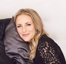 減淡皺紋、眼紋和解決頭髮打結問題要用這款絲綢枕頭套！連碧咸一家是忠實粉絲| ELLE HK