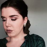 Shelley Meeks's Instagram, Twitter & Facebook