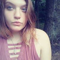 Amanda Rufer's Instagram, Twitter & Facebook