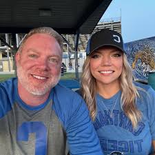 Who can clean out gutters in Carthage, MO?