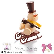Repost Vincent Guerlais Le Bonhomme De Neige Montage Original Tout Chocolat 10 X 20 Cm 180 G De Gourmandise A Croqu Tout Chocolat Chocolat Chocolat Noel