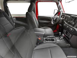 Browse interior and exterior photos for 2001 jeep wrangler. 2019 Jeep Wrangler Values Cars For Sale Kelley Blue Book
