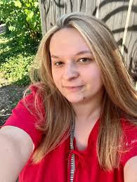 Can anyone recommend a hair stylist that can suggest/do haircuts that  compliment face shape? I need a haircut but am the worst at deciding what I  want done and what suits my