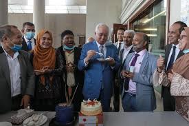 The quizinn by rasa food court (level 2) is the place to enjoy malay cuisine such as nasi campur or nasi kandar one more time before flying out. Malaysia S Najib Awaits Verdict In First 1mdb Linked Trial Benarnews